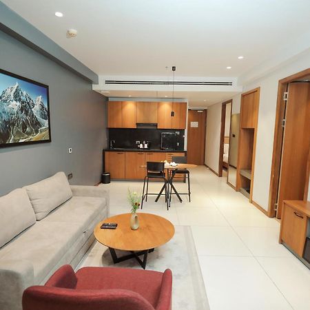 The World Surat Hotel Екстериор снимка