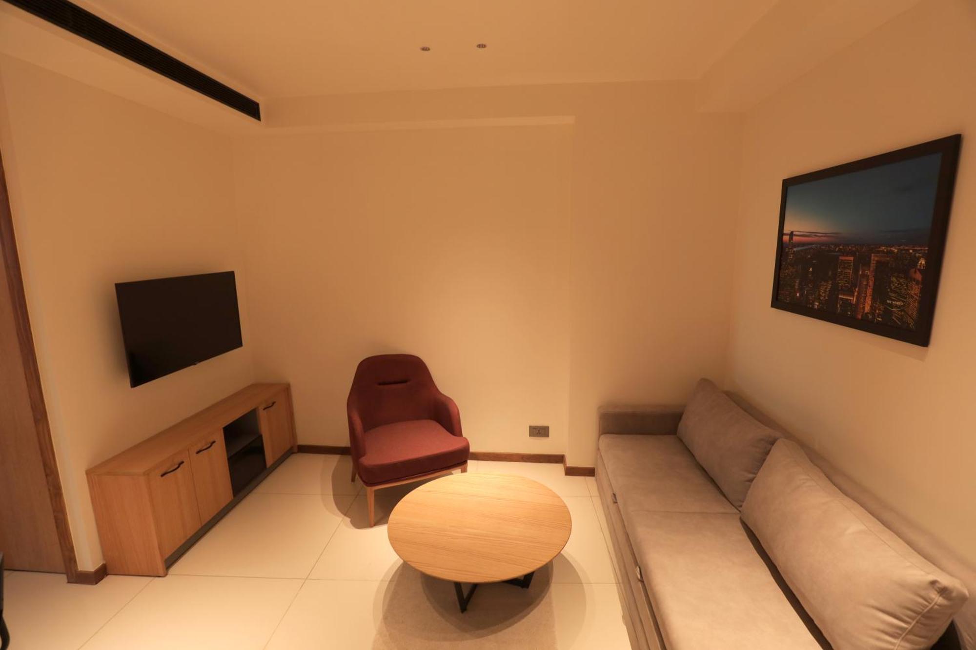 The World Surat Hotel Екстериор снимка