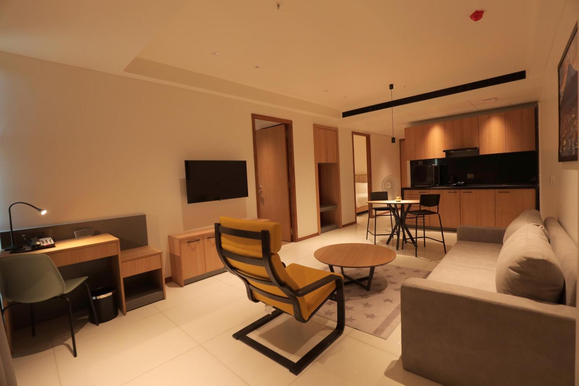 The World Surat Hotel Екстериор снимка