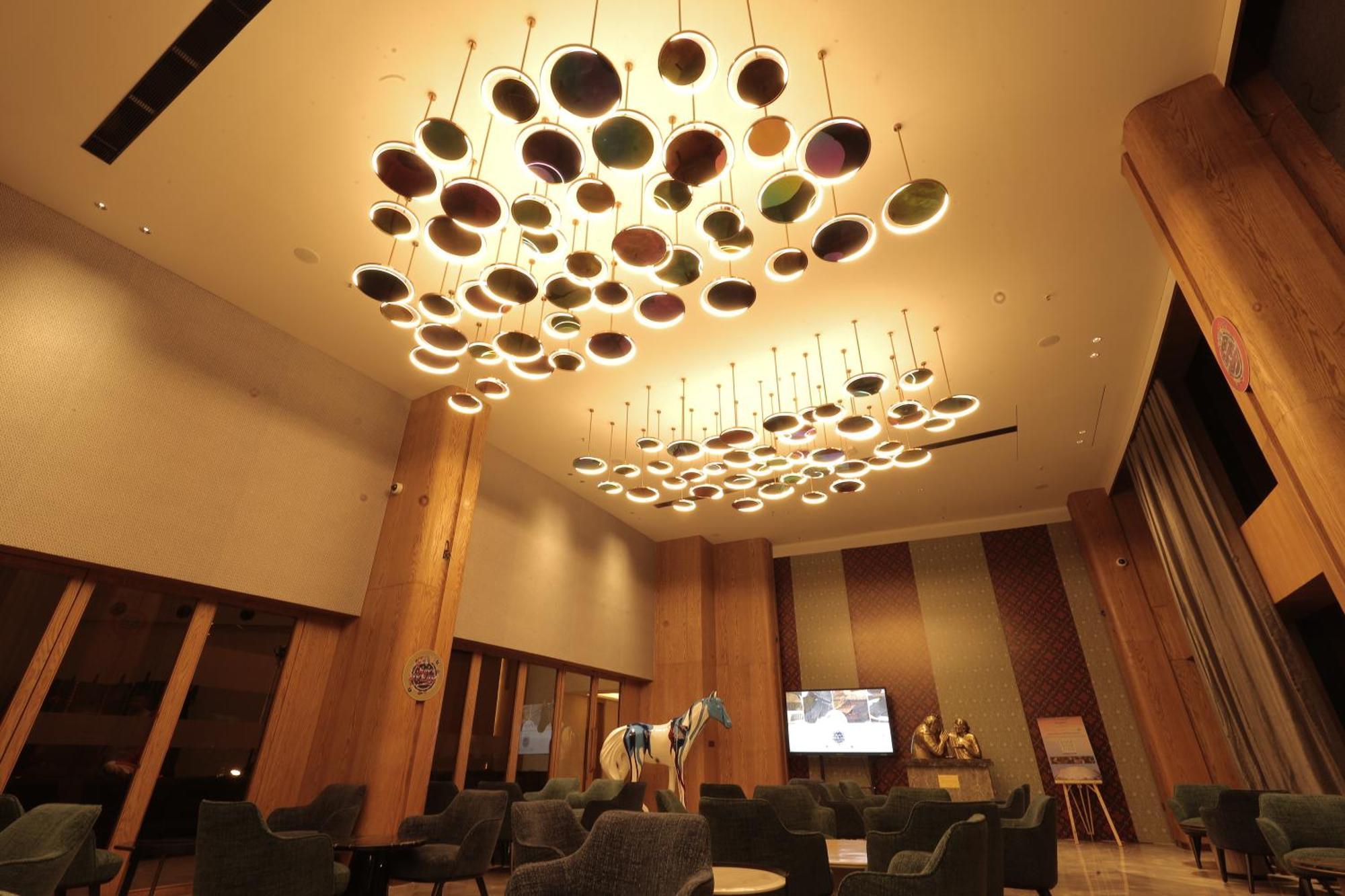 The World Surat Hotel Екстериор снимка