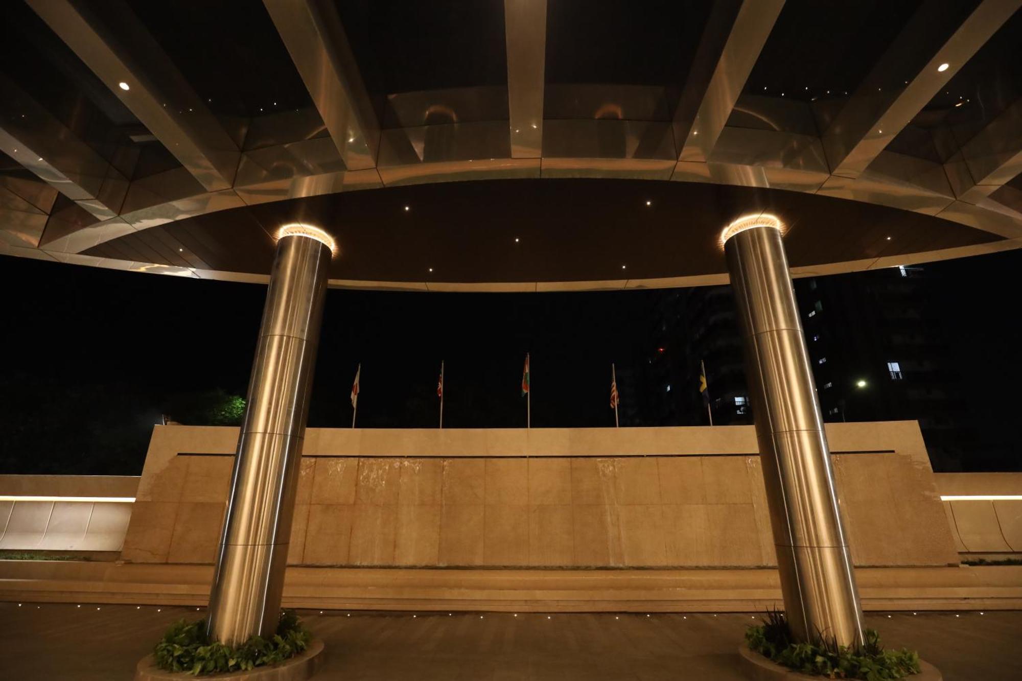 The World Surat Hotel Екстериор снимка
