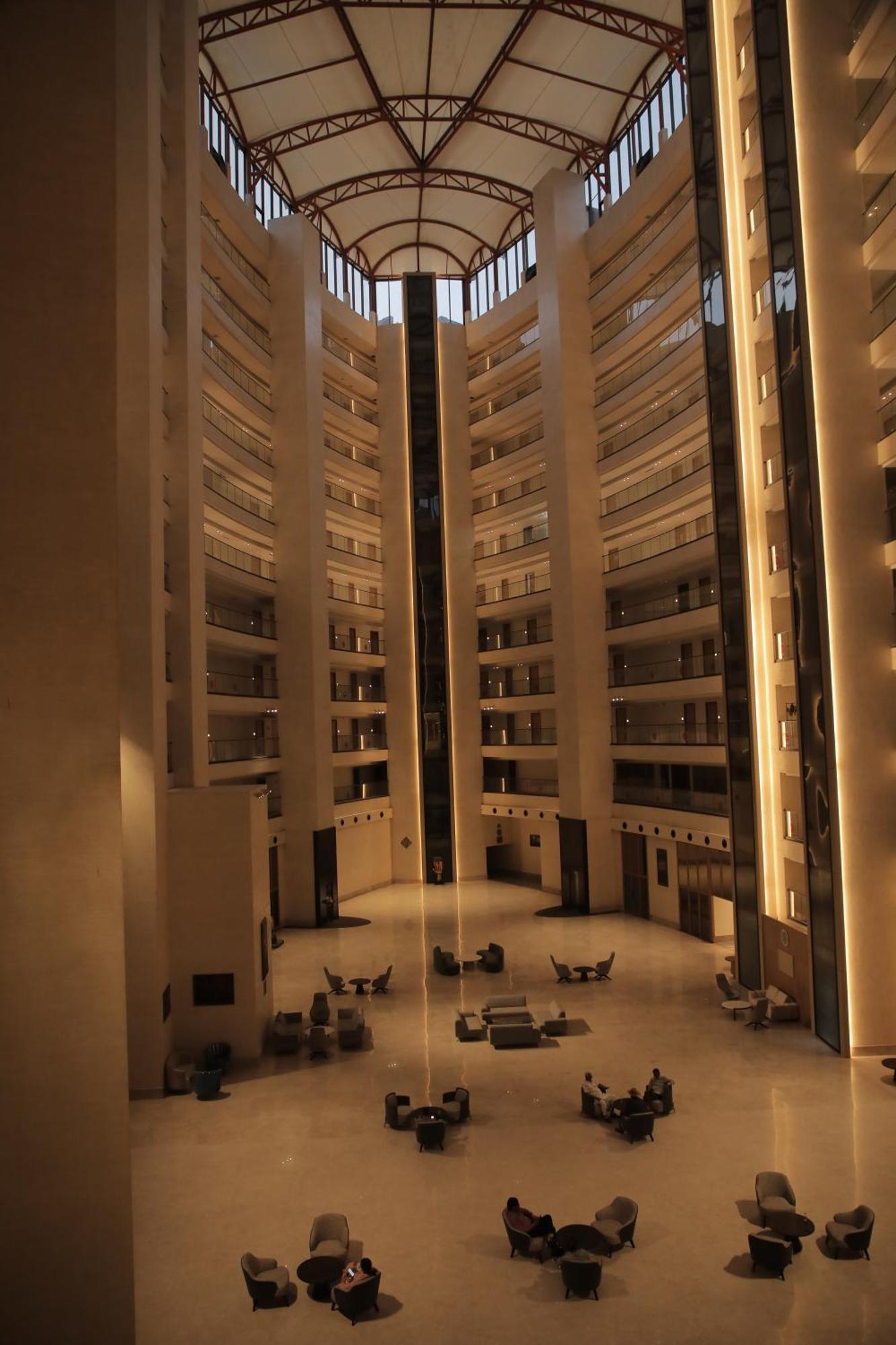 The World Surat Hotel Екстериор снимка