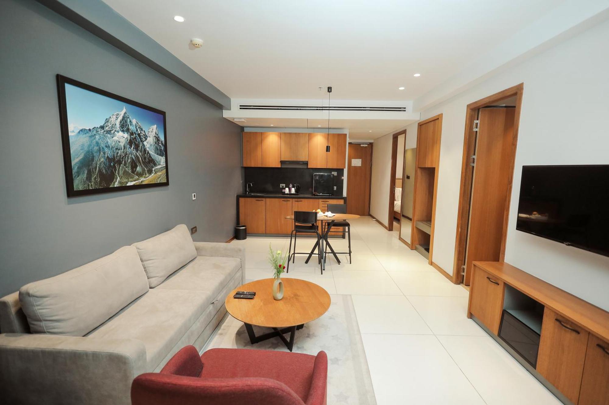 The World Surat Hotel Екстериор снимка