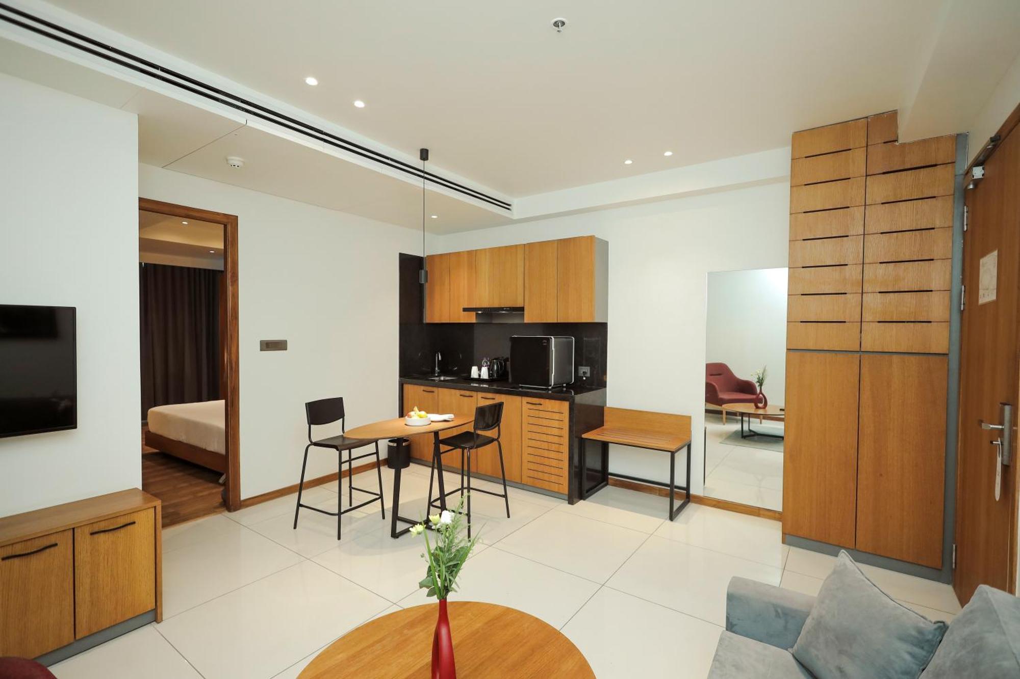 The World Surat Hotel Екстериор снимка