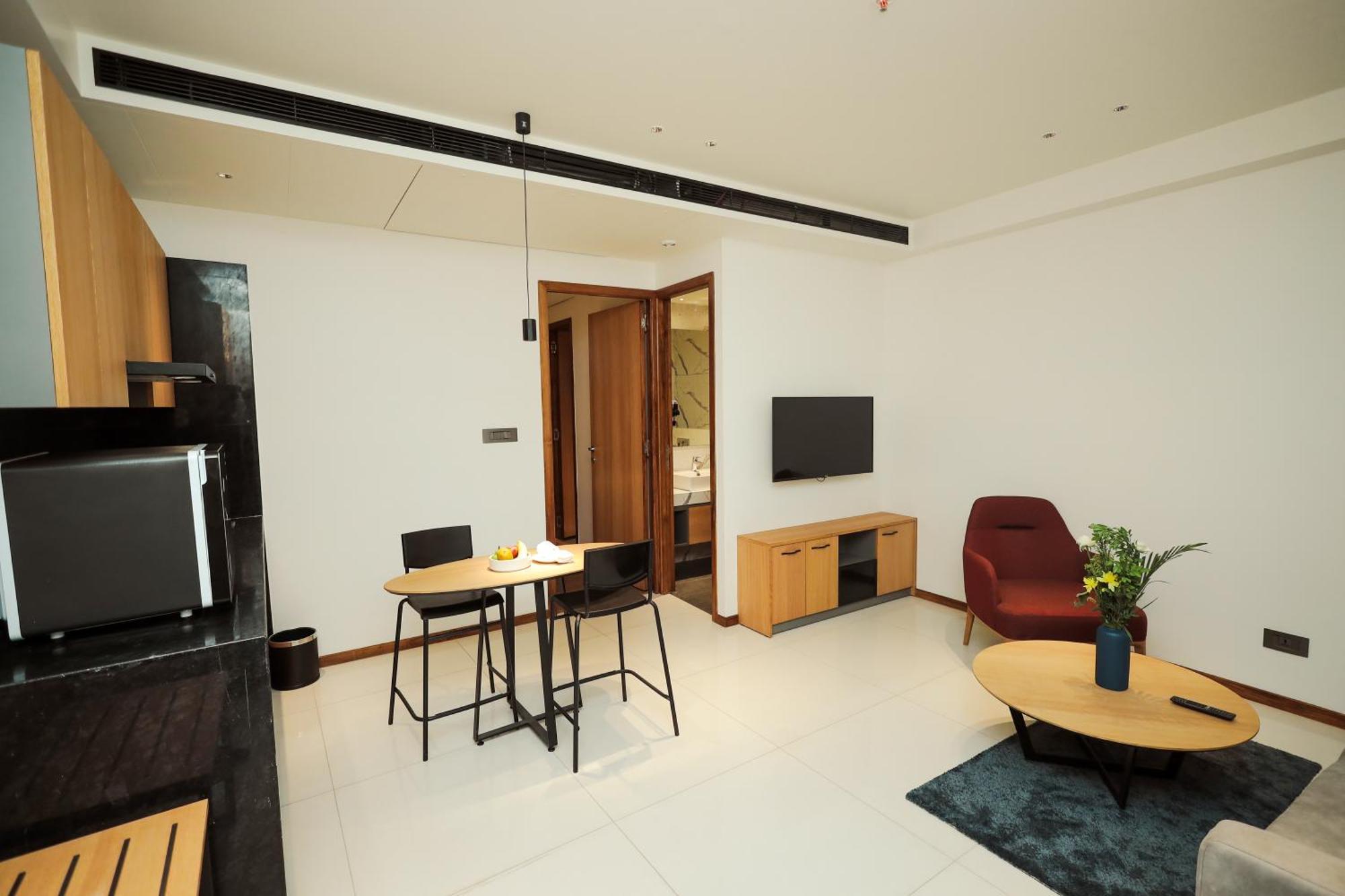 The World Surat Hotel Екстериор снимка