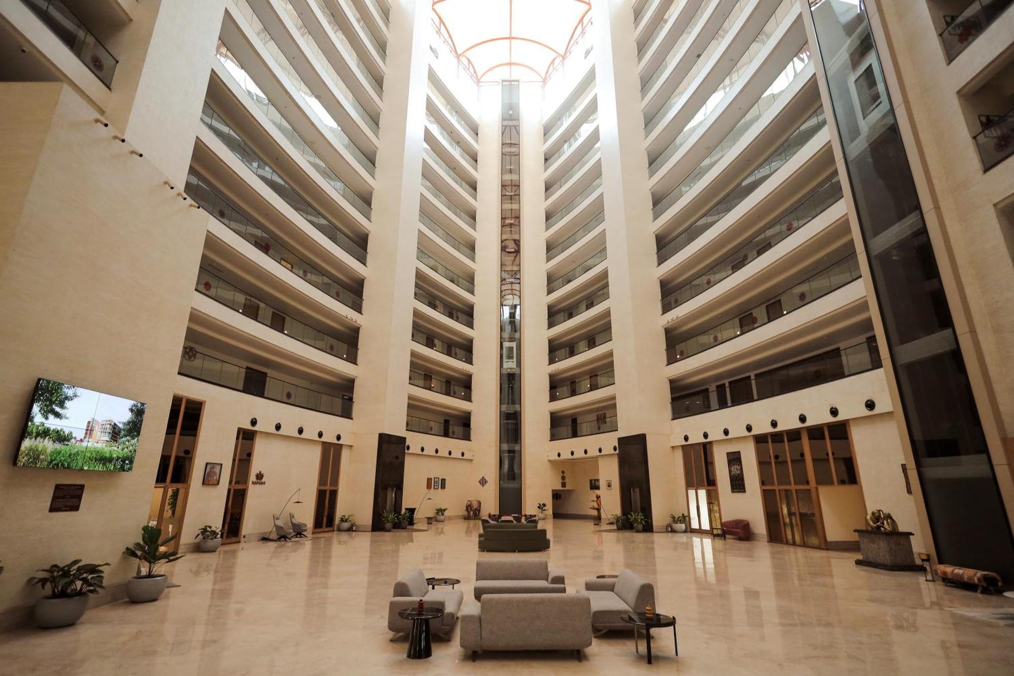 The World Surat Hotel Екстериор снимка